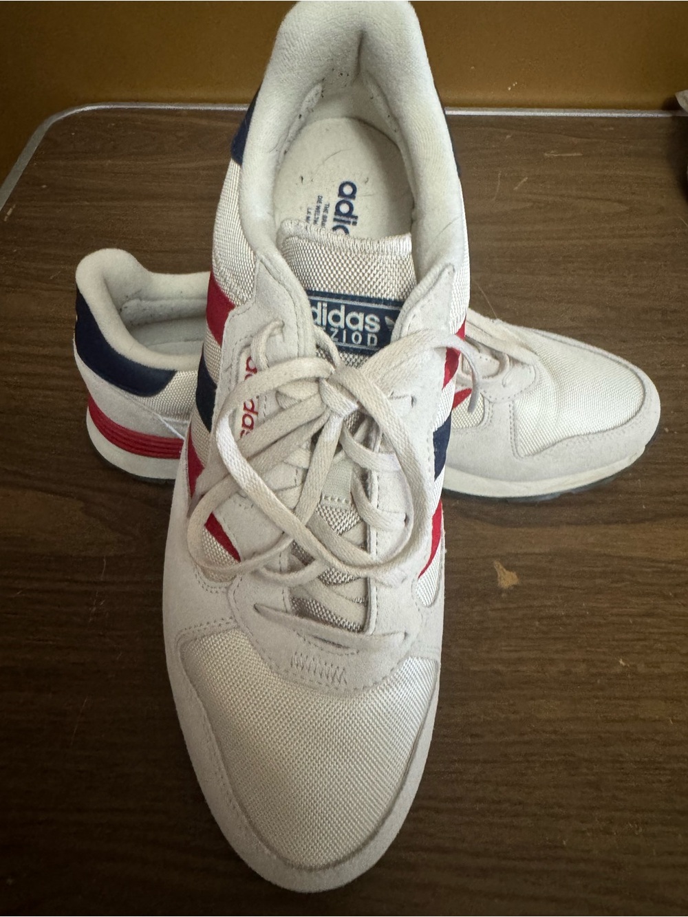 adidas White Red Navy Low-Top Sneakers - Men's